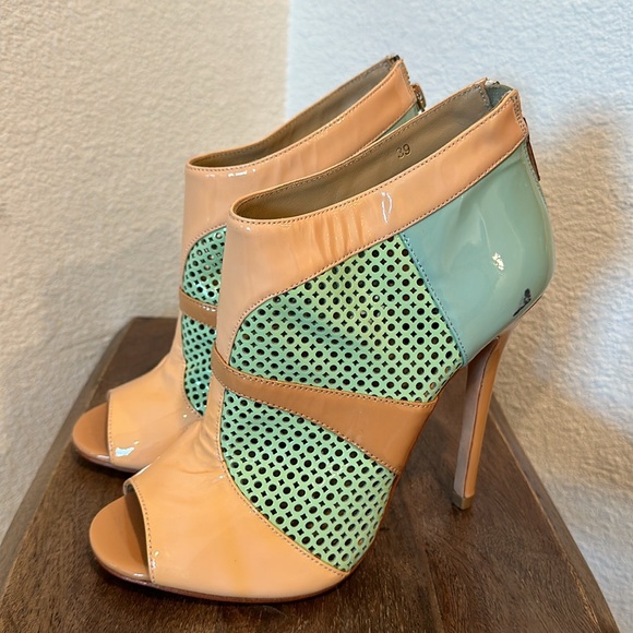 AlexandraG Laser Patent Bootie Heels Women’s Size 39 US 81/2 - Picture 4 of 13